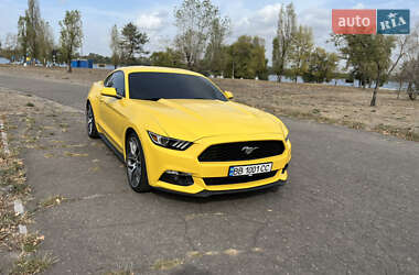 Купе Ford Mustang 2017 в 