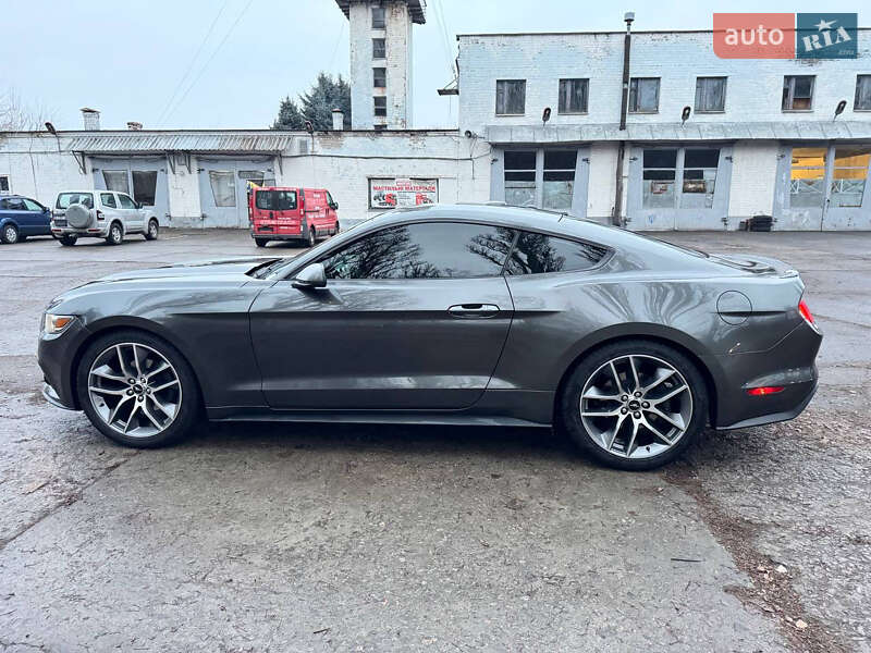 Купе Ford Mustang 2015 в Киеве фото 10 Купе Ford Mustang 2015 в Киеве