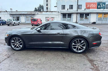 Купе Ford Mustang 2015 в 