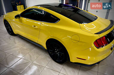 Купе Ford Mustang 2015 в 