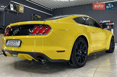 Купе Ford Mustang 2015 в 