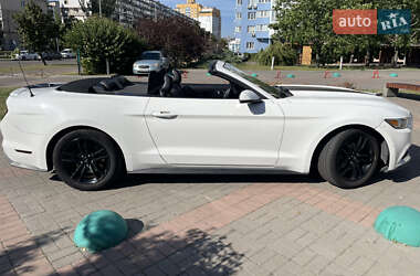 Кабриолет Ford Mustang 2015 в 