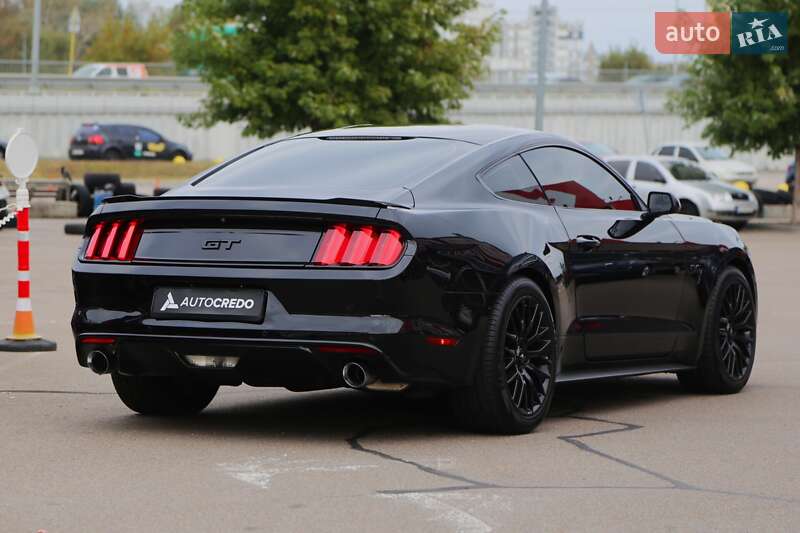 Купе Ford Mustang 2016 в Киеве