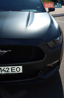 Купе Ford Mustang 2015 в 