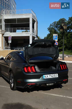 Купе Ford Mustang 2015 в 