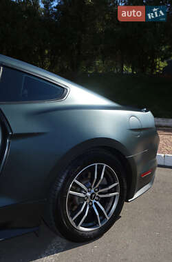 Купе Ford Mustang 2015 в 