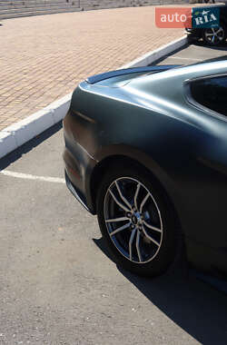 Купе Ford Mustang 2015 в 