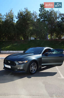 Купе Ford Mustang 2015 в 
