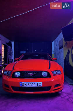 Купе Ford Mustang 2012 в 