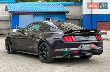 Купе Ford Mustang 2022 в 