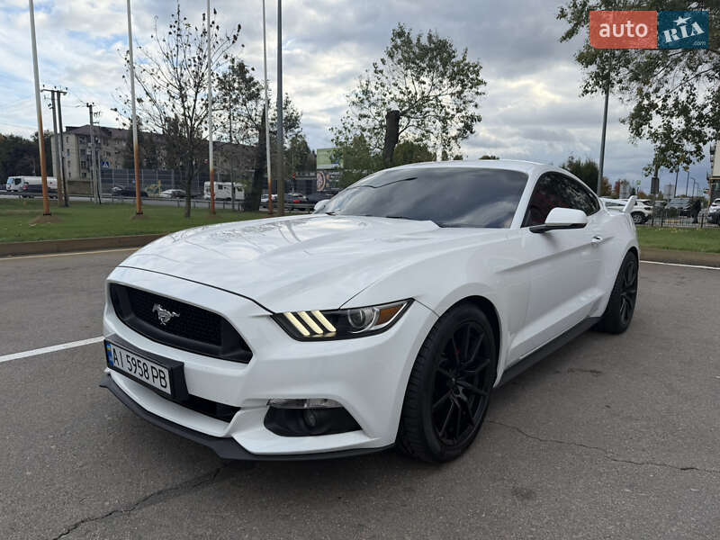 Купе Ford Mustang 2017 в 