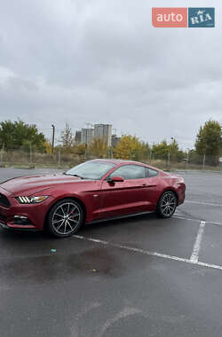 Купе Ford Mustang 2015 в 