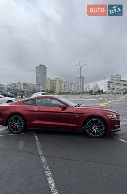Купе Ford Mustang 2015 в 
