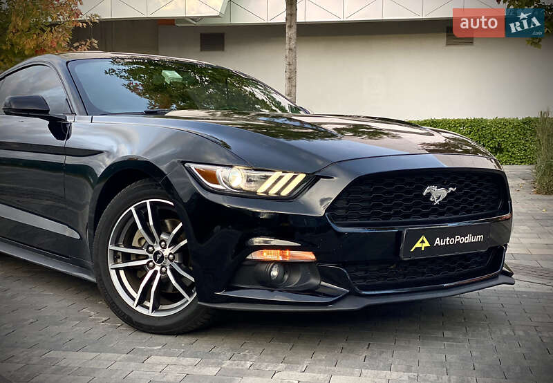 Купе Ford Mustang 2016 в Києві