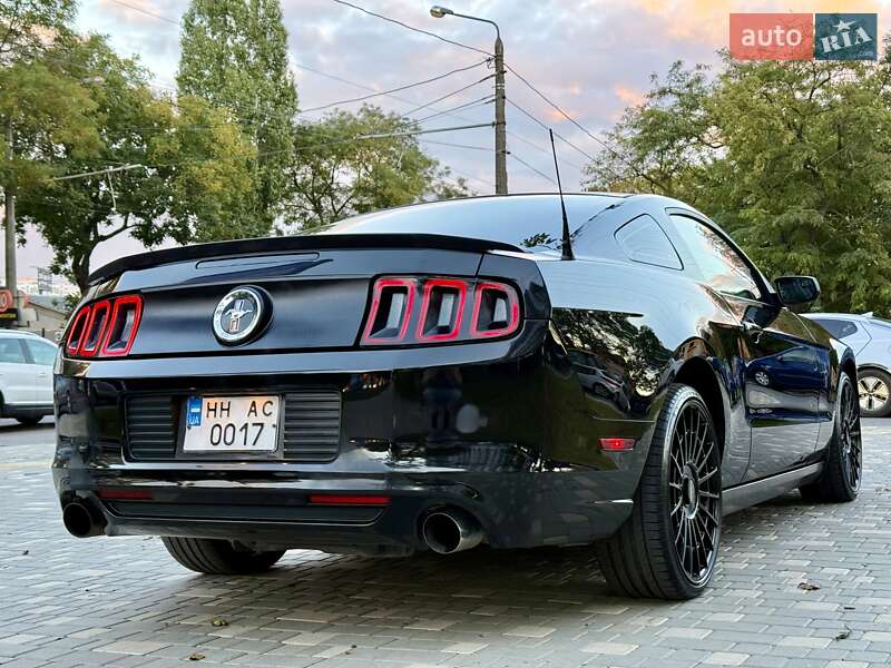Купе Ford Mustang 2013 в Одесі