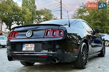 Купе Ford Mustang 2013 в 