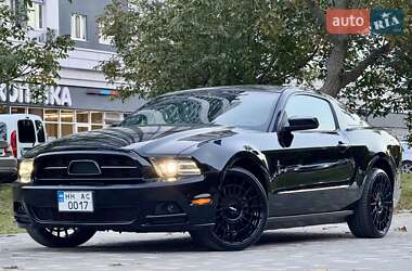 Купе Ford Mustang 2013 в 