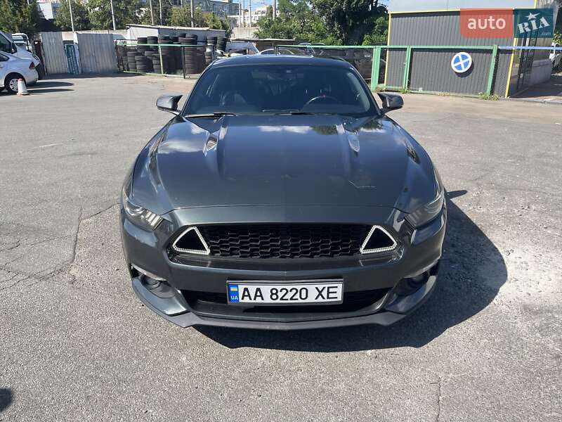 Купе Ford Mustang 2015 в Киеве