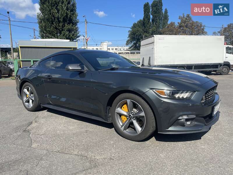 Купе Ford Mustang 2015 в Киеве