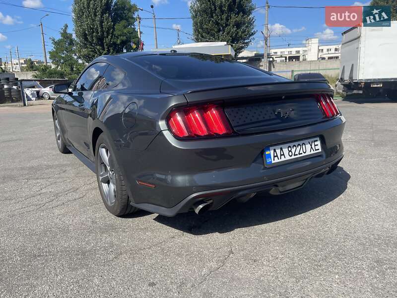 Купе Ford Mustang 2015 в Киеве