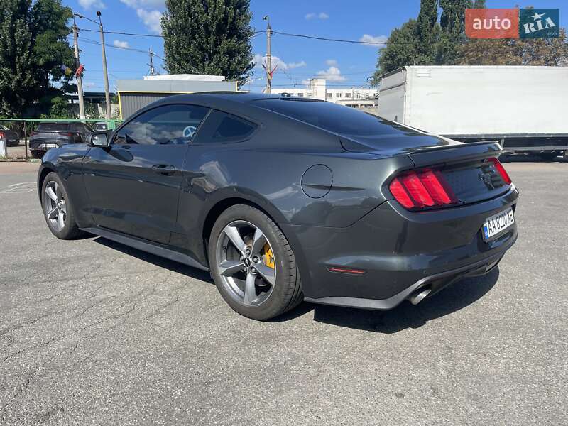 Купе Ford Mustang 2015 в Киеве