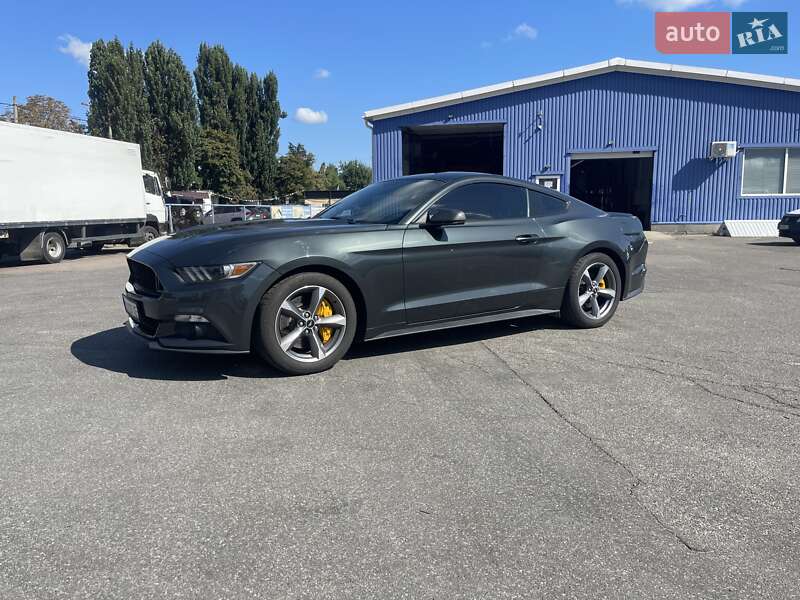 Купе Ford Mustang 2015 в Киеве