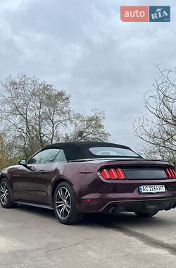 Кабриолет Ford Mustang 2016 в 