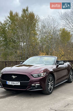 Кабриолет Ford Mustang 2016 в 