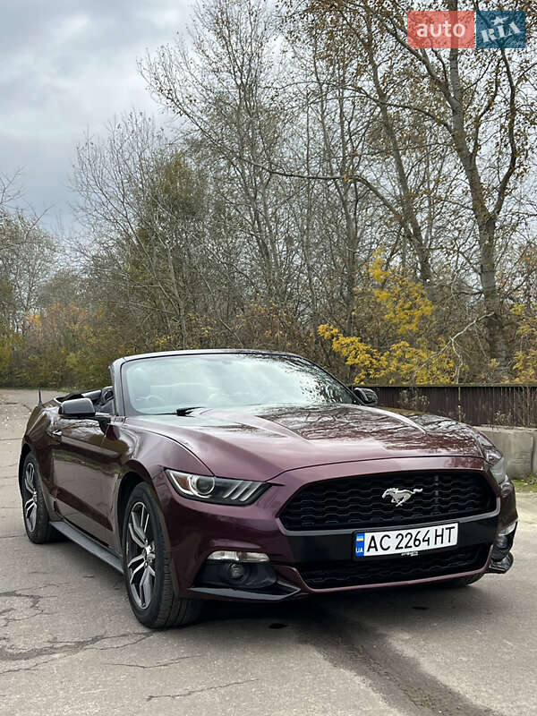 Кабріолет Ford Mustang 2016 в Рівному