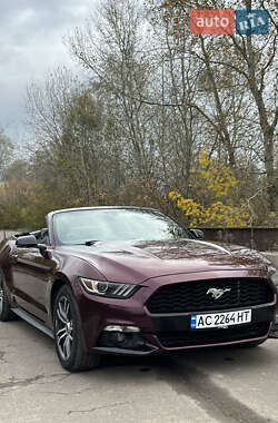Кабриолет Ford Mustang 2016 в 
