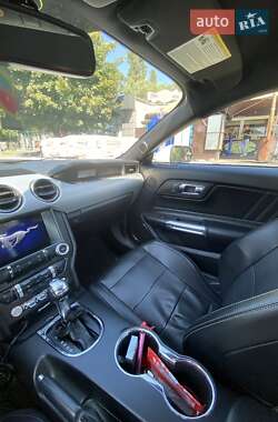 Купе Ford Mustang 2017 в 