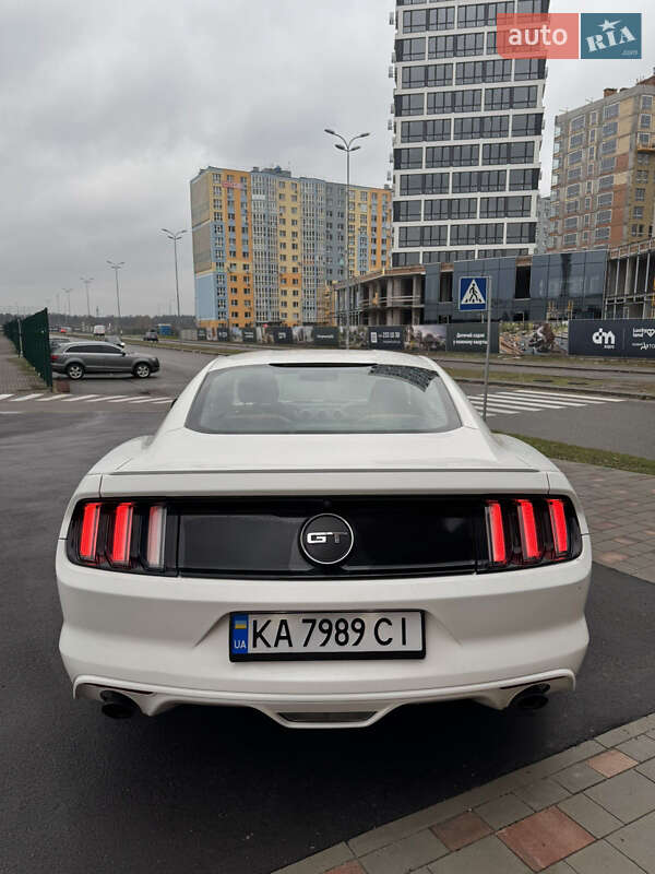 Купе Ford Mustang 2016 в Києві