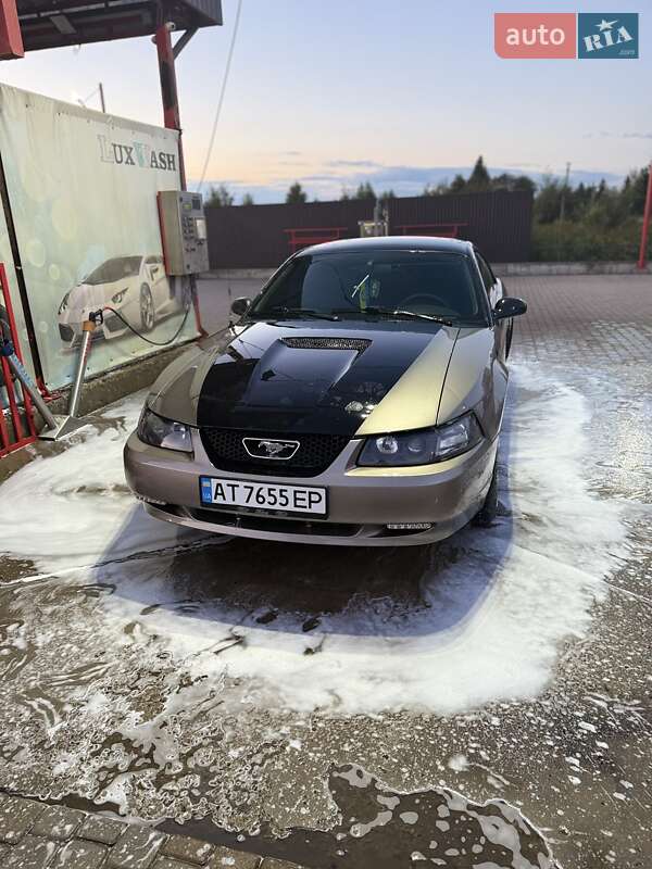 Купе Ford Mustang 2001 в Ивано-Франковске