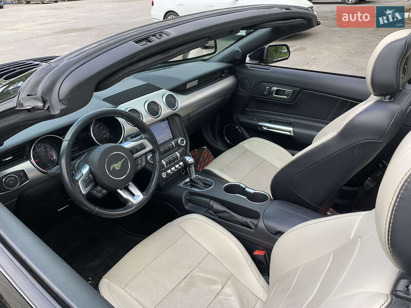 Кабріолет Ford Mustang 2019 в Києві фото 20 Кабріолет Ford Mustang 2019 в Києві