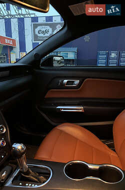 Купе Ford Mustang 2017 в  фото 10 Купе Ford Mustang 2017 в
