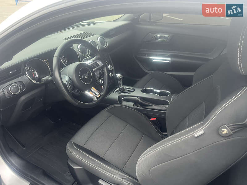 Купе Ford Mustang 2017 в Києві фото 5 Купе Ford Mustang 2017 в Києві