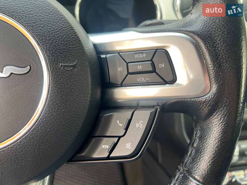 Кабриолет Ford Mustang 2016 в Киеве фото 15 Кабриолет Ford Mustang 2016 в Киеве