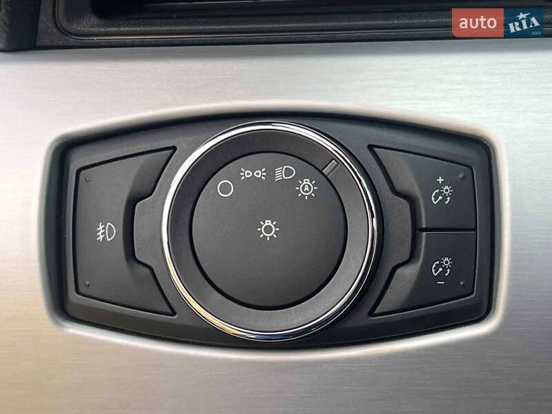 Кабриолет Ford Mustang 2016 в Киеве фото 16 Кабриолет Ford Mustang 2016 в Киеве