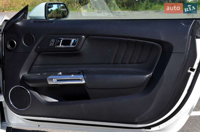 Купе Ford Mustang 2017 в Киеве фото 27 Купе Ford Mustang 2017 в Киеве