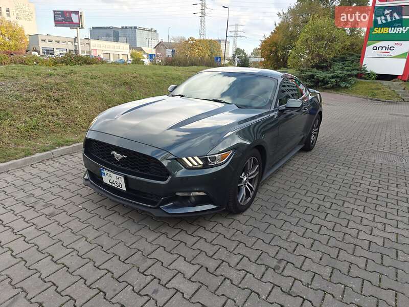 Купе Ford Mustang 2015 в Києві