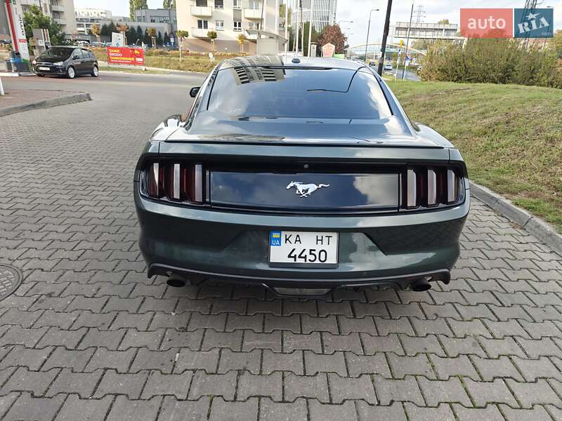 Купе Ford Mustang 2015 в Києві