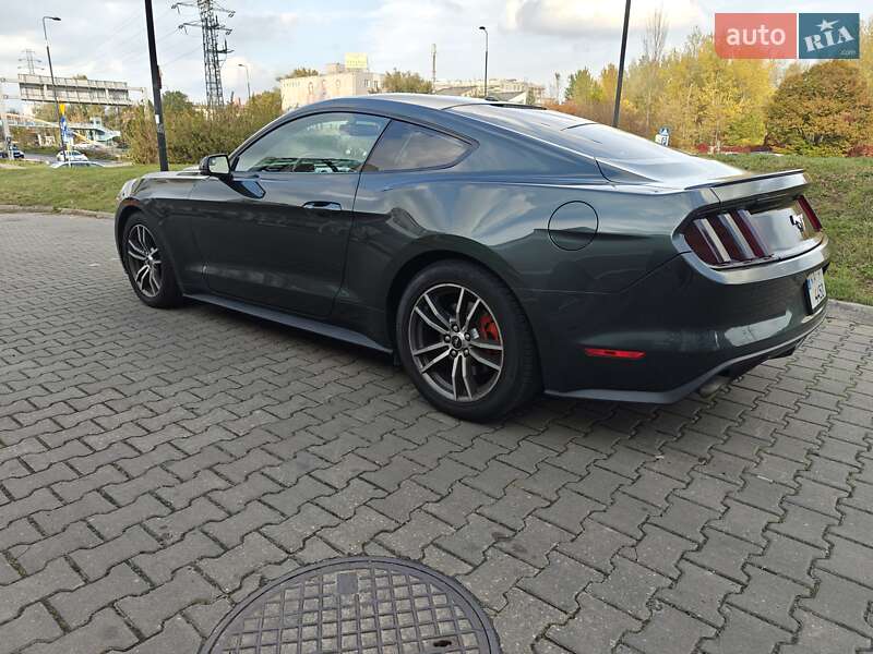 Купе Ford Mustang 2015 в Києві