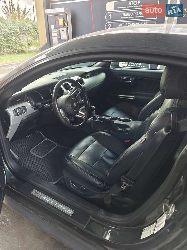 Купе Ford Mustang 2015 в Києві
