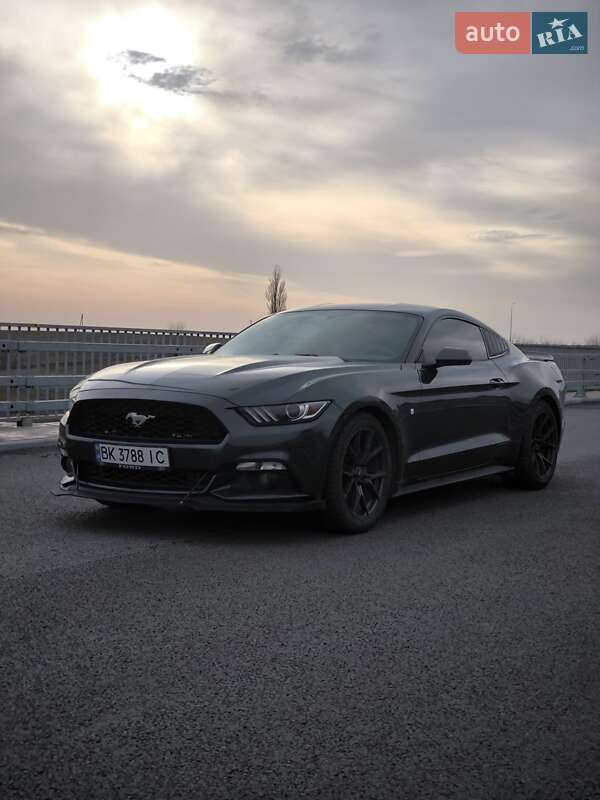 Купе Ford Mustang 2014 в Рівному фото 3 Купе Ford Mustang 2014 в Рівному