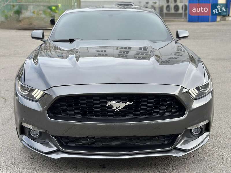 Купе Ford Mustang 2015 в Львові фото 10 Купе Ford Mustang 2015 в Львові