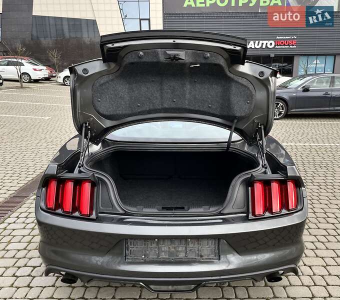 Купе Ford Mustang 2016 в Львові