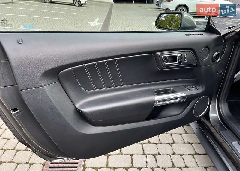 Купе Ford Mustang 2016 в Львові