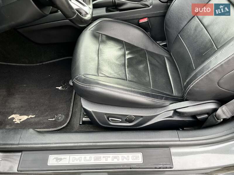 Купе Ford Mustang 2016 в Львові