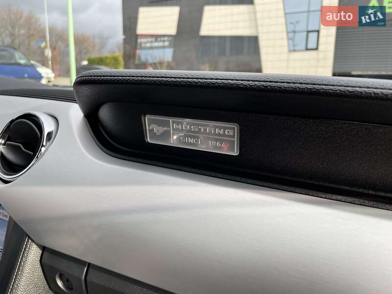 Купе Ford Mustang 2016 в Львові