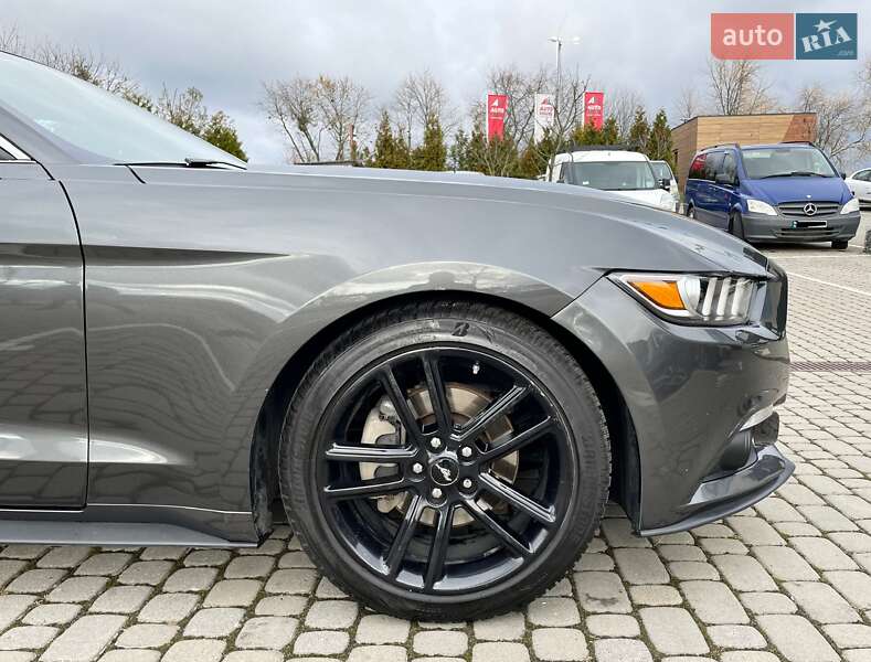 Купе Ford Mustang 2016 в Львові